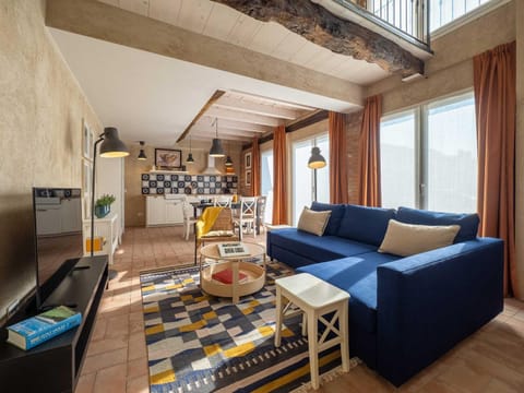 Communal lounge/ TV room, Living room