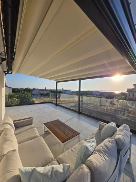 View (from property/room), Balcony/Terrace