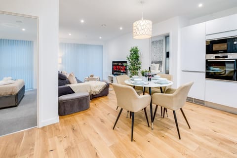 Dining area, kitchen