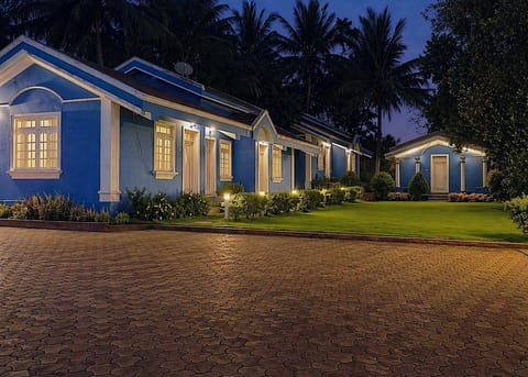 Property building, Night, Garden, Garden view