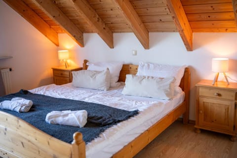Bed, Bedroom, internet