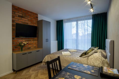 Bed, Seating area, Bedroom