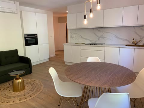Seating area, Dining area, kitchen