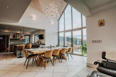 Living room, Seating area, Dining area