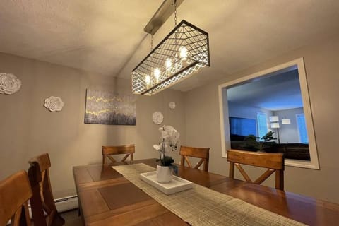 Spacious Family Lake & Ski House House in Vermont