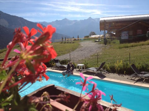 Mountain view, Pool view, Area and facilities, Swimming pool, Swimming pool