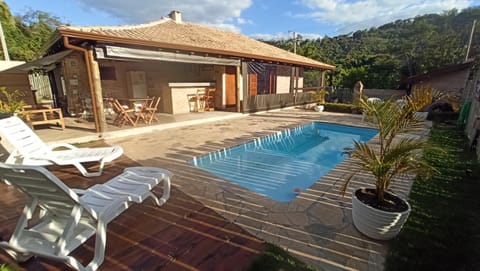 Property building, Patio, Day, Mountain view, Pool view, Swimming pool, sunbed