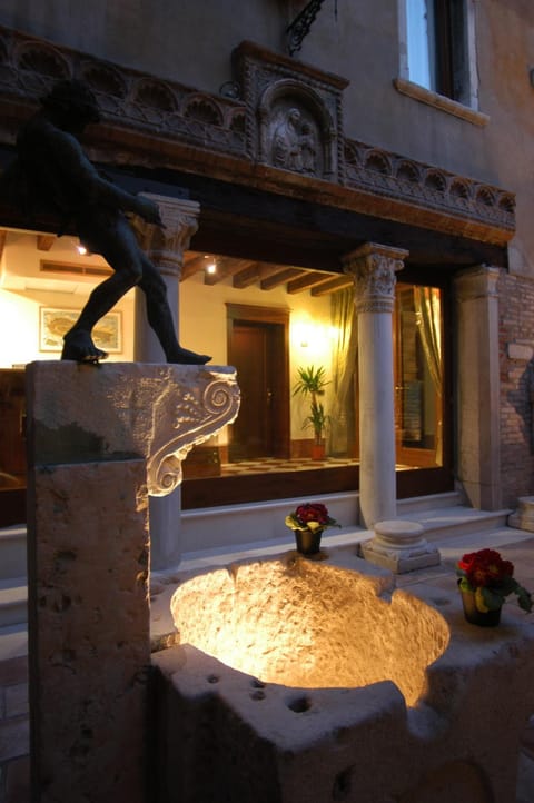 Decorative detail