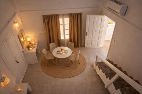 Living room, Photo of the whole room, Seating area, internet, air conditioner