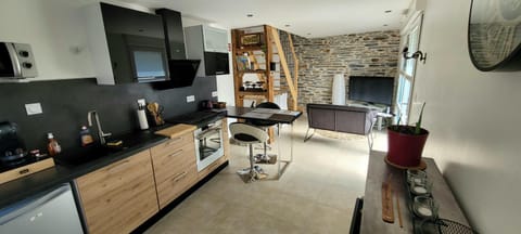 Le 6 bis avec Jardinet Apartment in Brittany