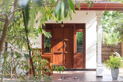 Property building, Garden, Balcony/Terrace