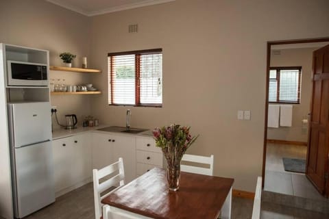 Sol Montis Guest Cottage Apartment in Cape Town