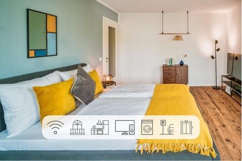 Bed, TV and multimedia, Bedroom