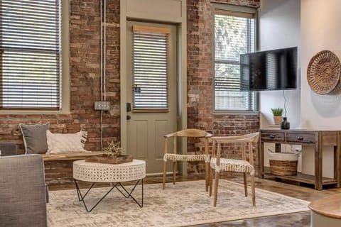 Hidden-Gem 2B Towhhouse in Springfield Close to DT and Stadium! House in Jacksonville