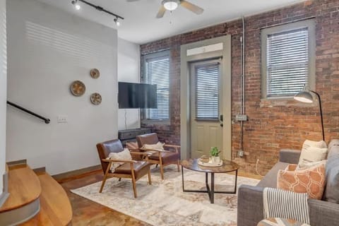 Modern, Insta-Worthy 2B Townhome in Walkable Springfield! House in Jacksonville