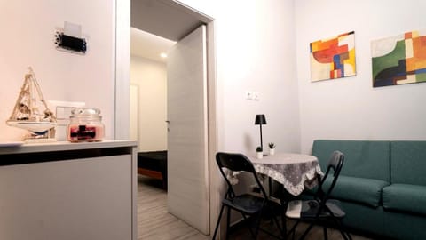 Casa Vacanze Alma B&B grazioso appartamento sul lungomare di Pozzuoli a 300mt dal centro e dal Rione Terra by Movery Apartment in Pozzuoli