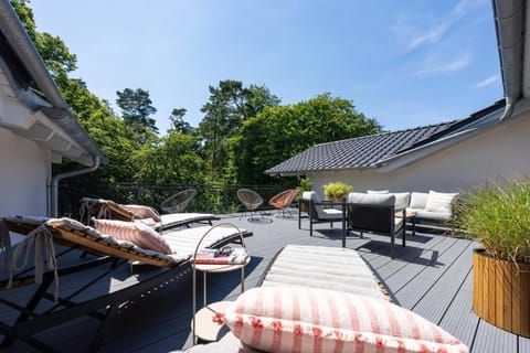 View (from property/room), Balcony/Terrace, Seating area, sunbed, Internal: Not applicable to any particular room