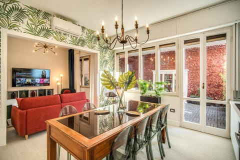 AwesHomeItaly - White Mirrors Apartment Apartment in Pisa