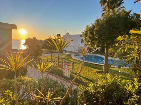 Pool view, Sunrise