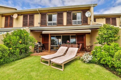 Property building, Patio, Garden