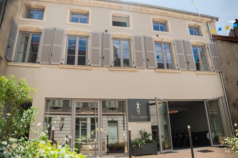 Property building, Facade/entrance, Internal: Not applicable to any particular room