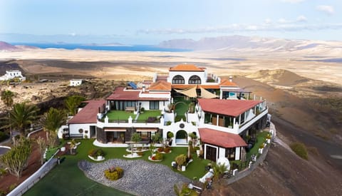 Property building, Nearby landmark, Day, Natural landscape, Bird's eye view, Mountain view, Sea view