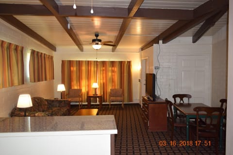 Stanlunds Inn and Suites Motel in Borrego Springs