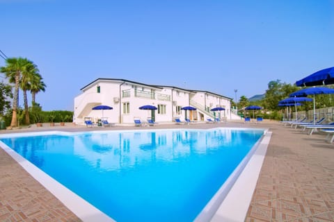 Property building, Swimming pool, Swimming pool