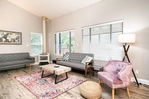 Cozy home for families with game room & playground House in Washington