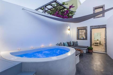 Garden, Hot Tub