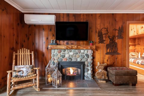 TV and multimedia, Living room, flat iron, air conditioner