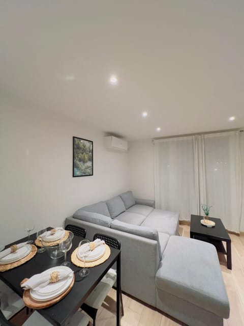 Superbe T3 séjour Marseille Clim 2 balcons Timone Apartment in Marseille