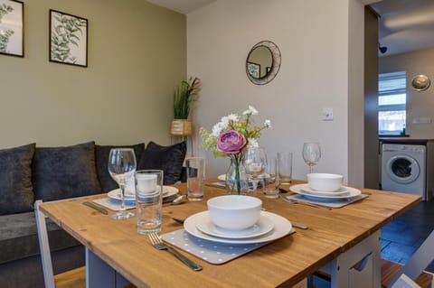 Cosy 2 bed home CHESTERFIELD Apartment in Chesterfield