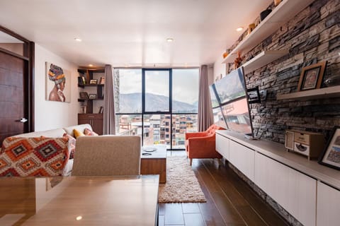Living room, Dining area