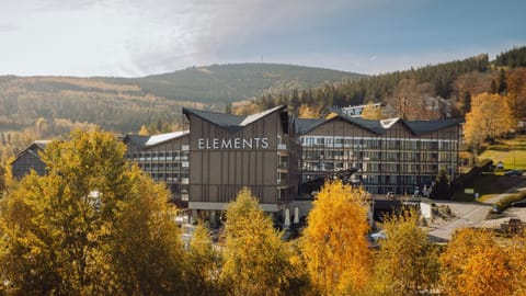 Property building, Nearby landmark, Day, Natural landscape, Mountain view