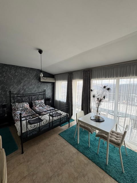 TOP SKY VIEW - Studio Panorama Apartment in Veliko Tarnovo