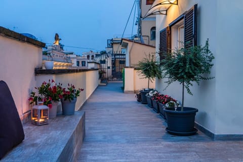 Patio, Balcony/Terrace