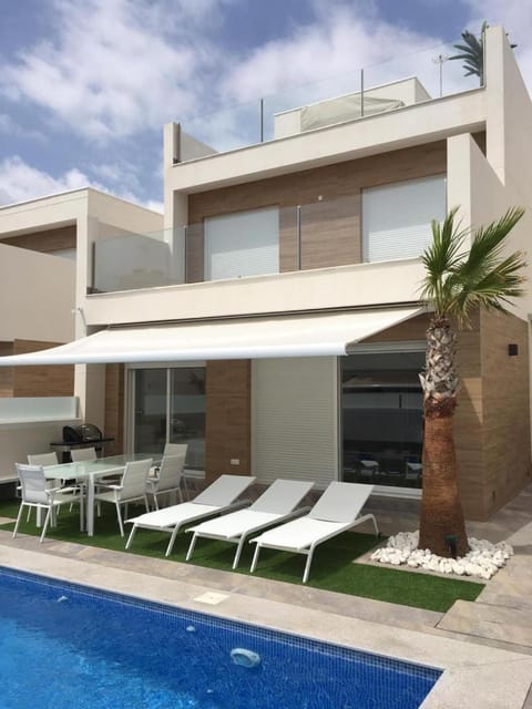 Balcony/Terrace, Swimming pool