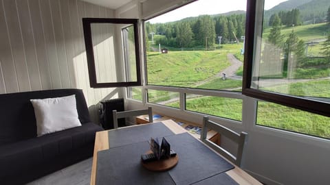 View (from property/room), Dining area, Mountain view
