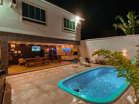 Facade/entrance, BBQ facilities, Garden, TV and multimedia, Seating area, Swimming pool