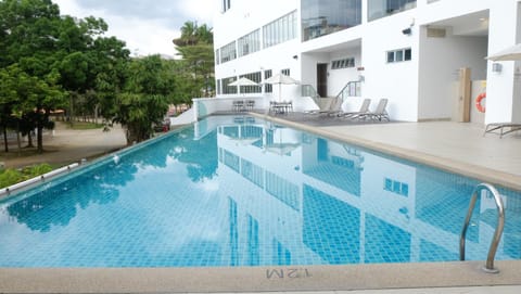 Swimming pool, Swimming pool