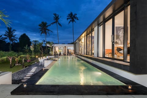 Night, Natural landscape, Garden, Lounge or bar, Garden view, Swimming pool, Swimming pool