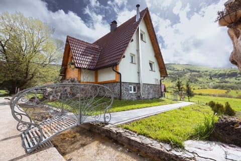 Mountain House Kosjenka Chalet in Federation of Bosnia and Herzegovina