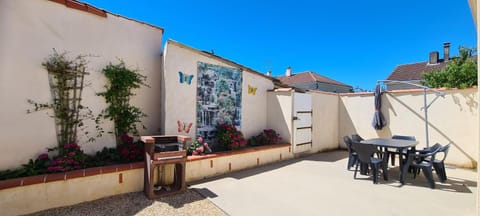 Patio, BBQ facilities