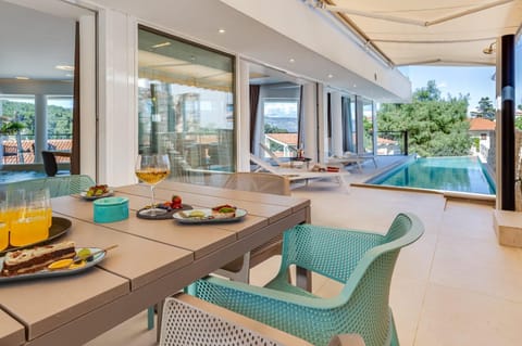 Luxe villa 2 pools, sauna Villa in Stari Grad