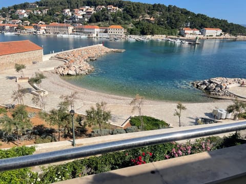 JELSA center-Sea view apartment near the beach - B2 Apartment in Dubrovnik-Neretva County