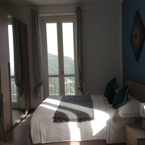 Bed, Sea view