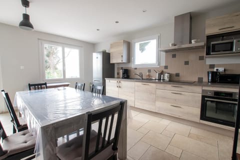 Mas des Cyprès, clim - jardin en Camargue House in Arles