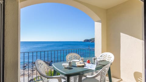 View (from property/room), Balcony/Terrace, Sea view