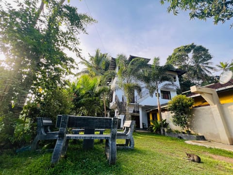 Property building, Natural landscape, Garden, Garden view